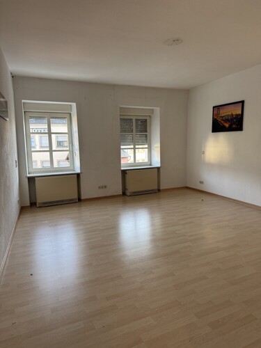 Saarburg-Innenstadt: schön geschnittene 2-Zimmer-Wohnung mit Blick zum Wasserfall