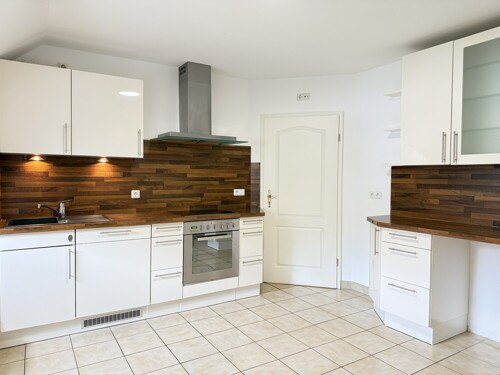 Bitburg-Stahl, attraktive 3-Zimmer-Wohnung mit EBK