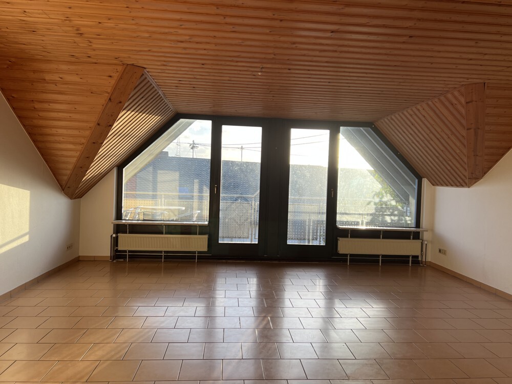 Sirzenich, geräumige 3-Zimmer-Dachgeschosswohnung ...